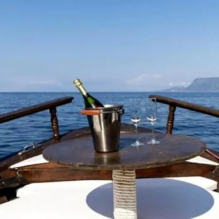 Limoni Sul Mare Bed & Breakfast Torre Faro