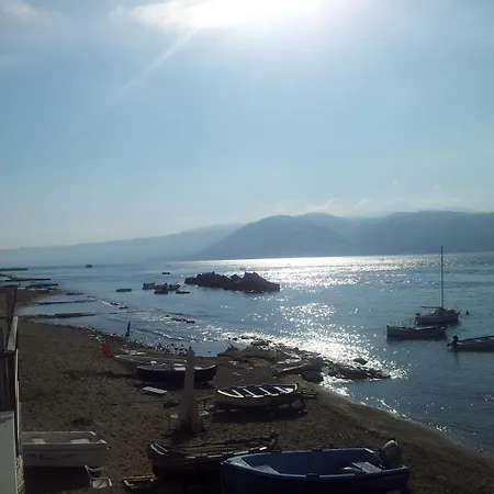 Limoni Sul Mare ベッド・アンド・ブレックファスト